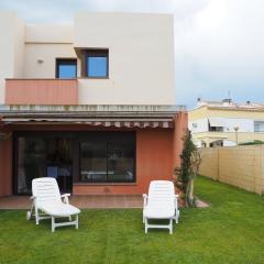 Casa l'Escala, piscina comuntària i jardí privat