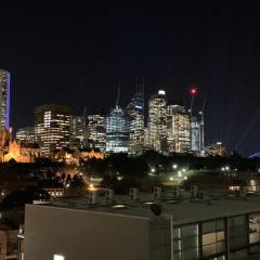 Inner City Harbour Views With Parking