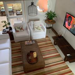 Casa com piscina e churrasq na Praia de Camburí