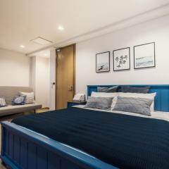 Sandbox beachfront villa2