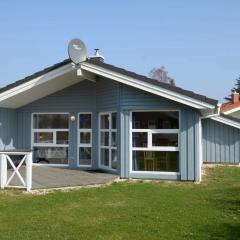 6 person holiday home in GROEMITZ