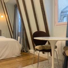 PARIS 4 LE MARAIS Hôtel de Ville LIFT