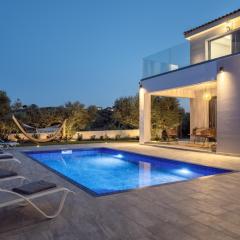 Kapodistria Luxury Villas