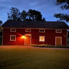 Albäck Gård Bagarstugan - Granne med Sala Golfklubb