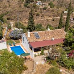 Stunning Home In Rincn De La Victoria With House A Mountain View
