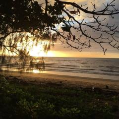 Daintree Beach Studio - BEACH FRONT ACCOMMODATION