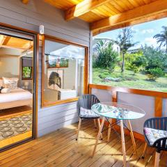 Valley view studio - Relaxing in Paradise, Knysna in wooden self-catering studio with SOLAR