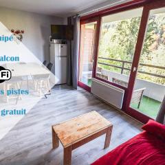 Le Relai S31 - Grand et lumineux studio avec coin montagne 4-6 pers, tout équipé, avec WIFI, à 30m des pistes avec un grand balcon, DRAPS NON COMPRIS