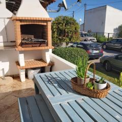 Casa dos Sorrisos - 3 bedroom apartment, terrace, barbecue, AC, Wifi, beach