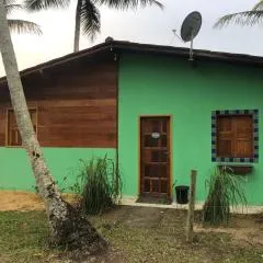 Chalezinho Super Equipado! 50m da água - Mar Doce!
