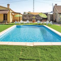 Nice Home In Villanueva Del Duque With Outdoor Swimming Pool