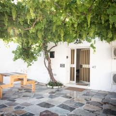 LIMASSOL AKROTIRI VINE COTTAGE a