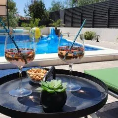 Villa Fides with private pool, garden and sea view