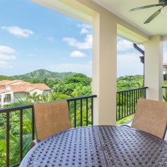 Well-decorated 3rd-floor unit with unique designs and mountain view in Coco