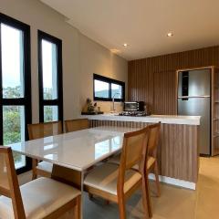 Lindo Apartamento na Praia de Mariscal com ótima localização.