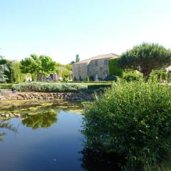 Maison de 2 chambres avec jardin clos et wifi a Landevieille