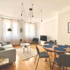 Highstatic - Large and Bright 2BR in the nightlife District