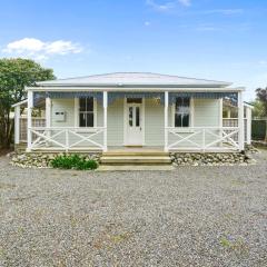 Pendreigh Cottage - Martinborough Holiday Home