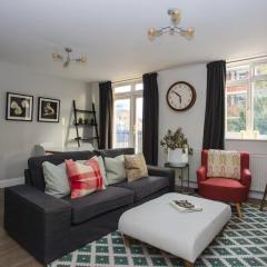 Lovely 2 Bedroom Flat near Whitechapel Station