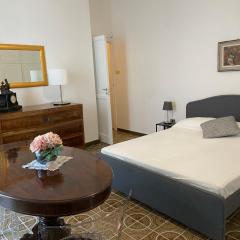 Rooms in San Domenico Maggiore 3