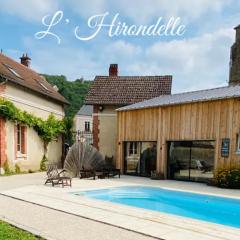 Pool house-L'hirondelle de Sermizelles- grand jardin, calme et nature aux portes du Morvan