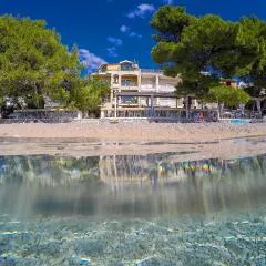 Apartments Ela Tucepi