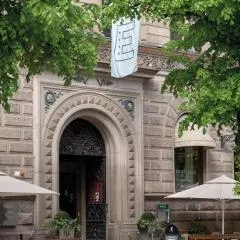 Elite Plaza Hotel