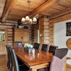 Luxury Log 7bed/6.5bath Cabin: Theater, Game Room, 7 Acres!