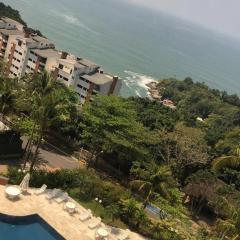 Guaruja com praia privativo e vista pro mar