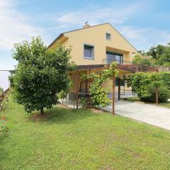 Gorgeous Apartment In Koper With Kitchen