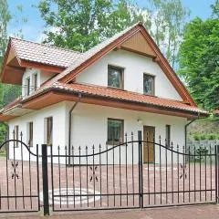 Holiday Home in Kretowiny near Lake