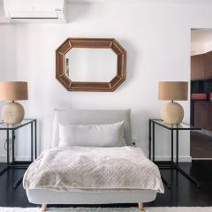 Artist Loft - Modern Stay in Historic Old Town