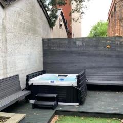 Manchesters Poshest House - Hottub - Sleeps 23!