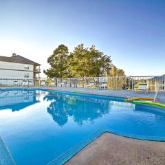 Branson Retreat with Community Pool and Hot Tub!
