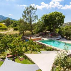 Villa de 3 chambres avec piscine privee jardin amenage et wifi a Vauvenargues