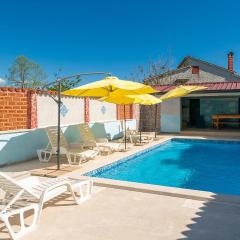 Awesome Home In Zminj With 3 Bedrooms, Wifi And Outdoor Swimming Pool