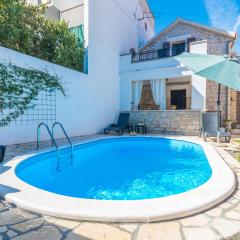 Beautiful Home In Benkovac With Outdoor Swimming Pool