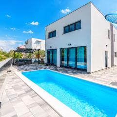 Beautiful Home In Srima