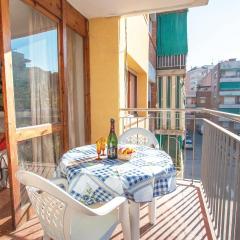 Lovely Apartment In Pineda De Mar With Kitchen