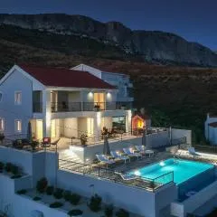 4 Bedroom Awesome Home In Kucine