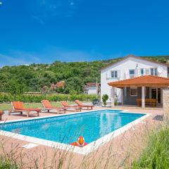 Awesome Home In Prolozac With 6 Bedrooms, Wifi And Outdoor Swimming Pool