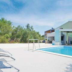 Amazing Home In Stratincica With 4 Bedrooms, Wifi And Outdoor Swimming Pool