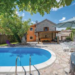Amazing Home In Pazin With 3 Bedrooms, Jacuzzi And Outdoor Swimming Pool