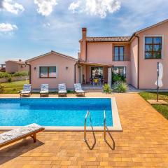 Nice Home In Valtura With 3 Bedrooms, Wifi And Outdoor Swimming Pool