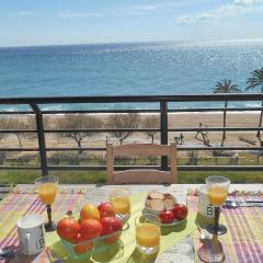 Stunning Apartment In Pineda De Mar With House Sea View