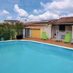 Awesome Home In Aubignan With Wifi, Outdoor Swimming Pool And 1 Bedrooms