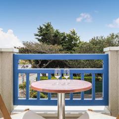 Gorgeous Apartment In Hauteville-sur-mer With Wifi