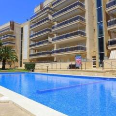 APPART STANDING 2 chambres 2SDB clim PISCINE PARKING WIFI TERRASSE 21m2 LOCAL VELO Port-Aventura, plage, centre