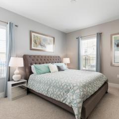 5 BR 6 BA Luxury Villa 5 min to Disneyworld Hot Tub & BBQ