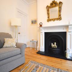 Beautiful 2 Bedroom House off Gloucester Road
